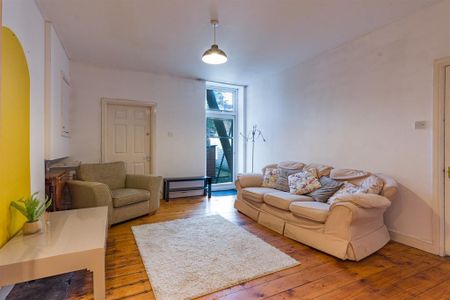 3 bedroom flat to rent - Photo 2
