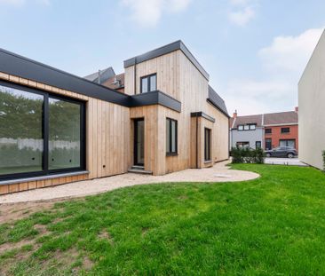 Volledig gerenoveerde gezinswoning met tuin en 3 slaapkamers in Eke... - Photo 5