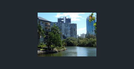 Central Surfers Paradise 2 bedroom with large study furnished apartment - Photo 3