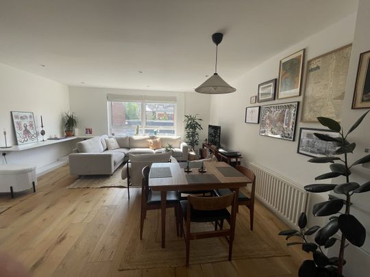 2 Bed Maisonette, Thomas Burt House, E2 - Photo 1