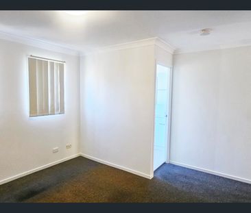 LOCALITY IS PERFECT - Photo 3