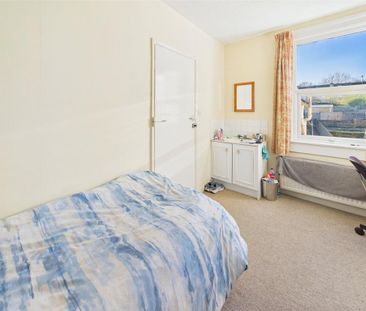 4 bedroom terraced house to rent - Photo 4