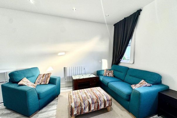 Studio to rent - Photo 1