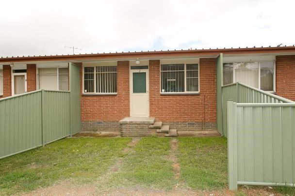 2/9 Charles Street, Queanbeyan - Photo 1