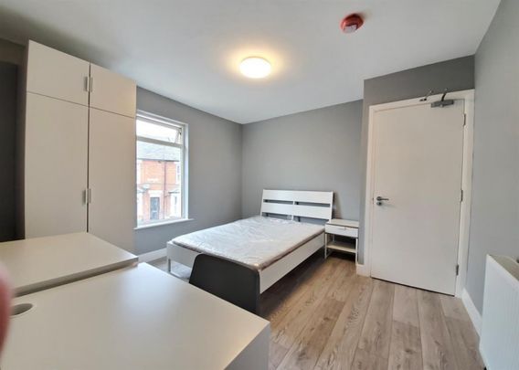 1 bedroom Flat To Let - Photo 1