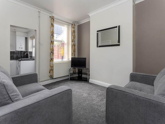 3 bedroom house share to rent - Photo 1