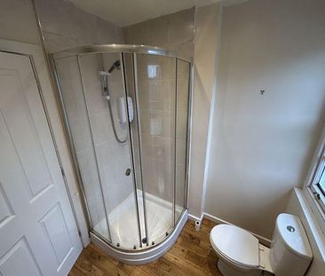 3 bedroom flat to rent - Photo 6