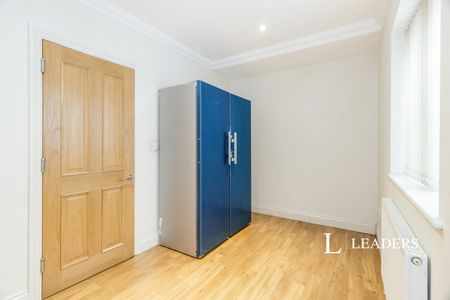 property to rent Beresford Road, Cheam, Sutton, SM2 - Photo 2