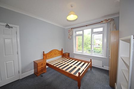 1 bedroom in a house share to rent - Photo 3