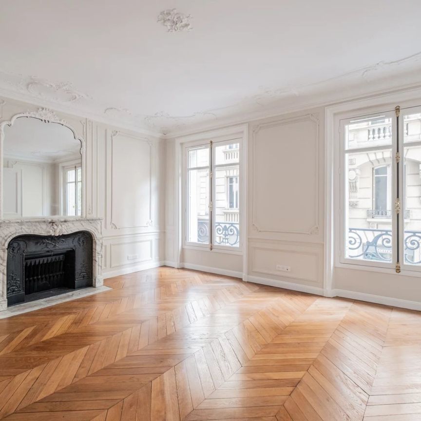 Tout savoir sur cet appartement dans le quartier Saint Thomas d'Aquin, à Paris 7ème - Photo 1
