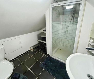 4 bedroom end of terrace house to rent - Photo 6