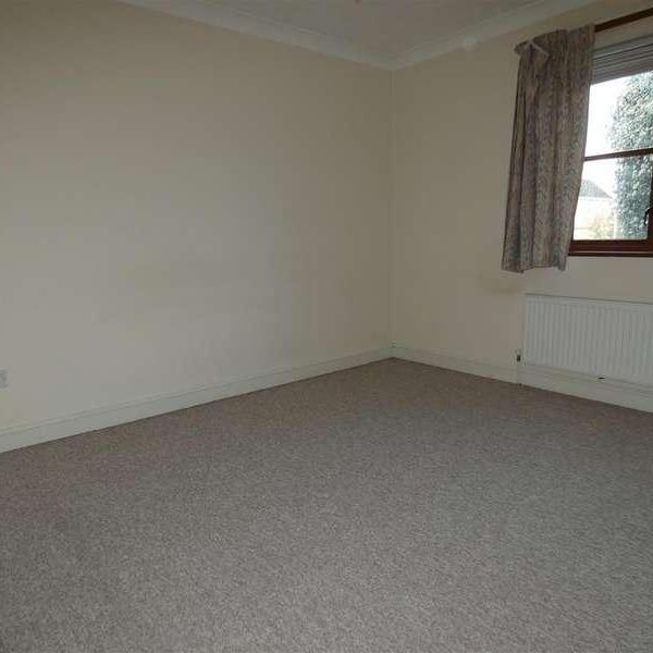 Granville Gardens, Mildenhall, IP28 - Photo 1