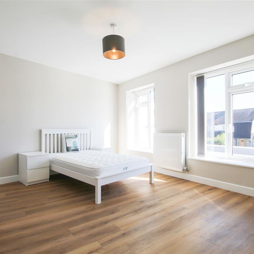 Room 4, High Street, Cherry Hinton, Cambridge - Photo 1