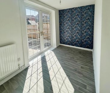 3 bedroom semi-detached house to rent - Photo 6