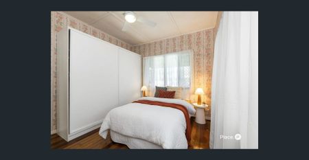 Charming Character Cottage in a Prime Bayside Pocket - Photo 3