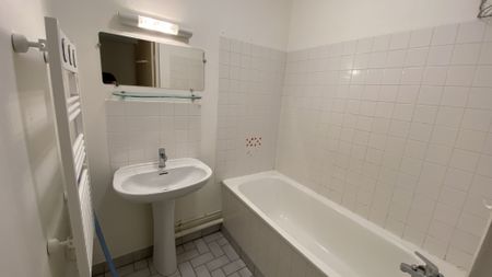 Location Appartement 3 pièces 65m² ANGERS 49000 - Photo 4