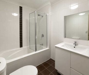 Modern Apartment - Photo 3