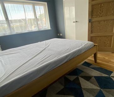 2 bedroom semi-detached bungalow to rent - Photo 2