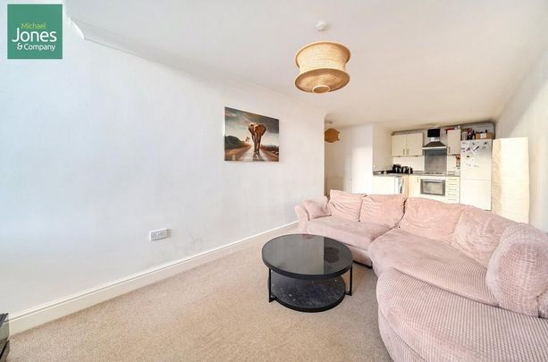 2 bedroom flat to rent - Photo 1