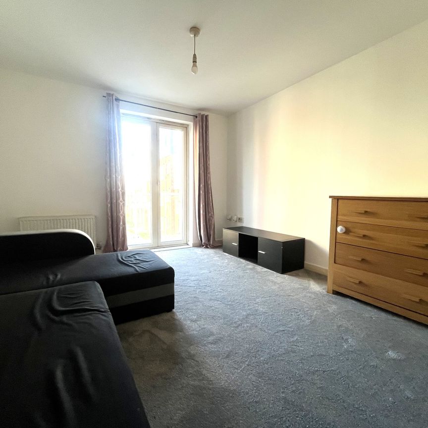 Pumphouse Crescent, Watford - Photo 1