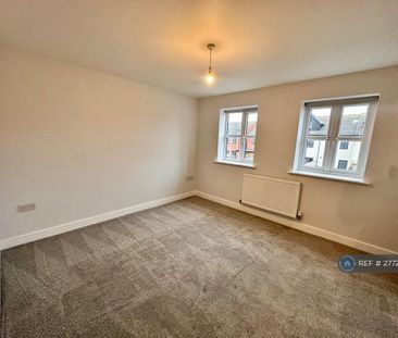 3 bedroom semi-detached house to rent - Photo 2