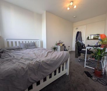 5 bedroom flat to rent - Photo 6