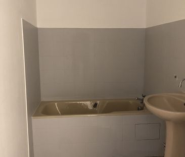 Location Appartement 2 pièces 39m² TULLE 19000 - Photo 3
