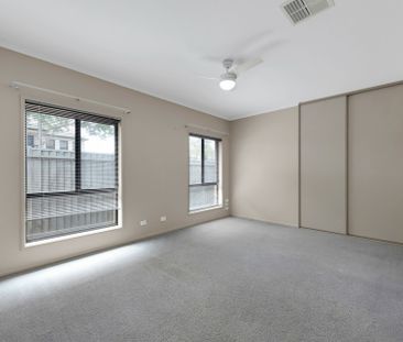 Spacious 4 Bedroom Family Home in Mawson Lakes - Photo 5