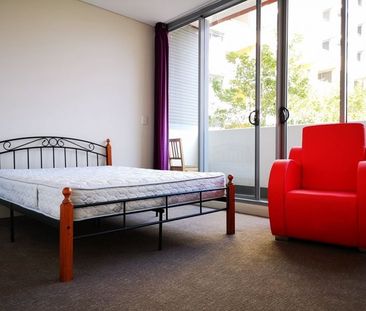 Furnished 2-Bedroom Apartment | North-Facing | Prime Hurstville Loc... - Photo 1