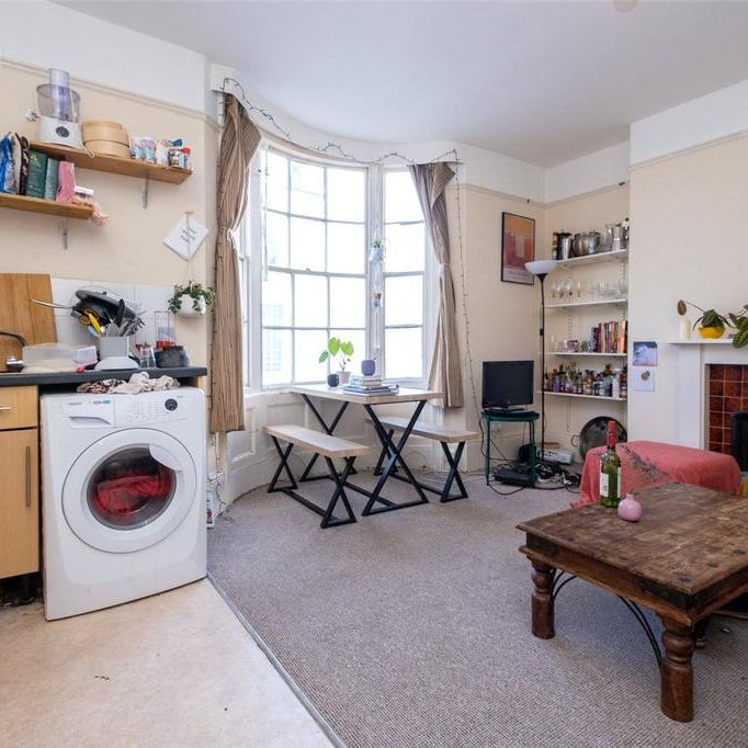 4 bedroom terraced house to rent - Photo 1