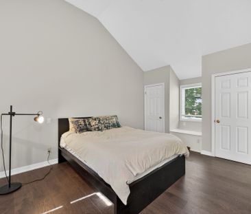 For Lease - 2410 Marine Drive, Oakville, Ontario - Photo 3