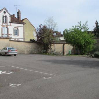 ST FLORENTIN CENTRE VILLE - T3 DE 75M² LUMINEUX DANS RESIDENCE SECURISEE - Photo 3