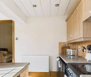 3 bed terraced house to rent Fitzwilliam Street, Swinton S64 - Photo 2