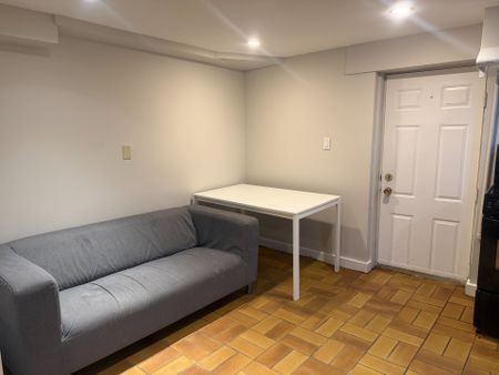 For Lease - 4 Sully Crescent, Toronto, Ontario - Photo 2