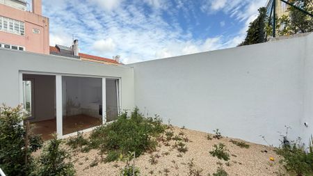 APARTAMENTO T1 EM CAMPOLIDE COM TERRAÇO - Photo 2