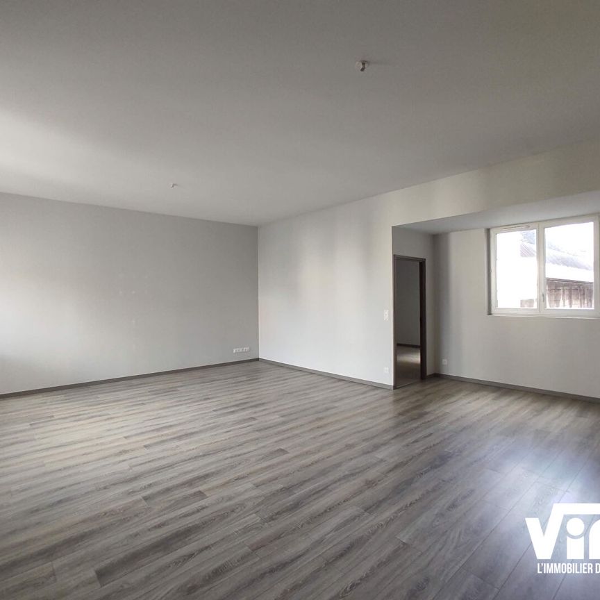 T3 DE 105 m² PROCHE PLACE DES CARMES - Photo 1