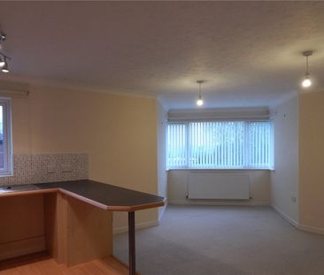 St Michaels Court, St. Michael's Avenue, Yeovil, Somerset, BA21 - Photo 4