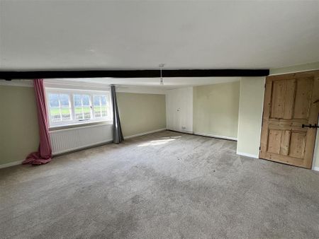 4 bedroom detached house to rent - Photo 3