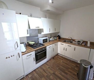 2 bedroom flat to rent - Photo 4