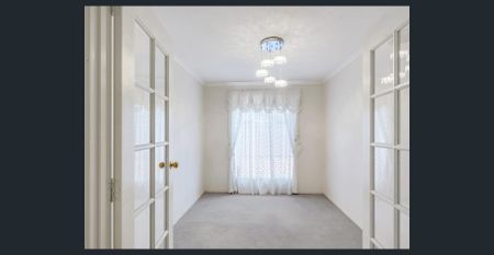 Family Home with 04 bedrooms 02 bathrooms for rent in Great Location ...! - Photo 2