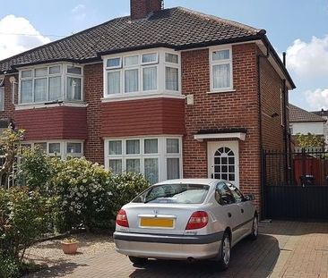 Room in a Shared House, New Way Road, NW9 - Photo 1