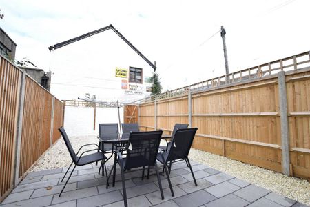 1 bedroom in a house share to rent - Photo 4