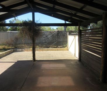 NEAT AND TIDY HOME IN WEST BUSSELTON - Photo 5