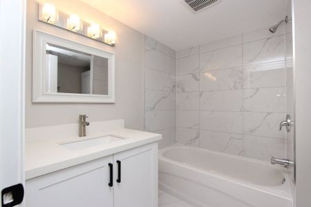 For Lease - 305 Palmerston Avenue, Whitby, Ontario - Photo 3