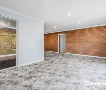 Spacious Family Home! - Photo 2