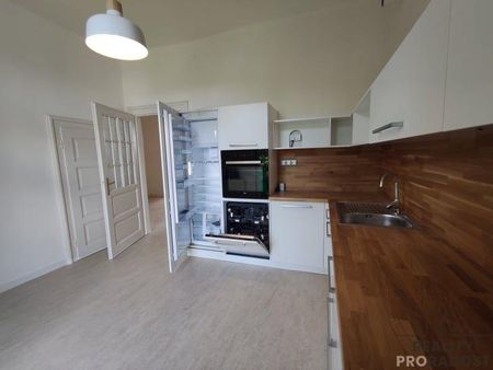 Pronájem bytu 3+1 120 m2 - Fotografie 2