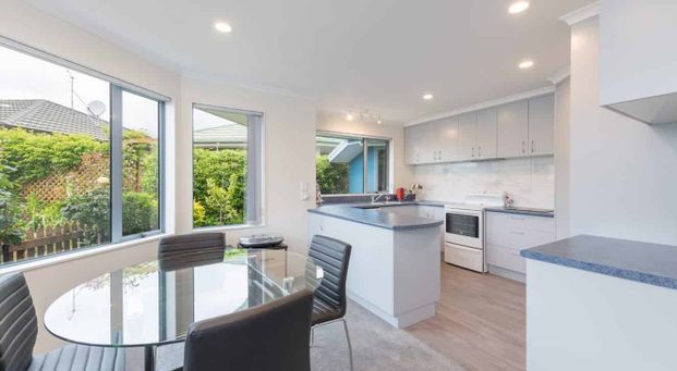 Large Village Charmer - Photo 1