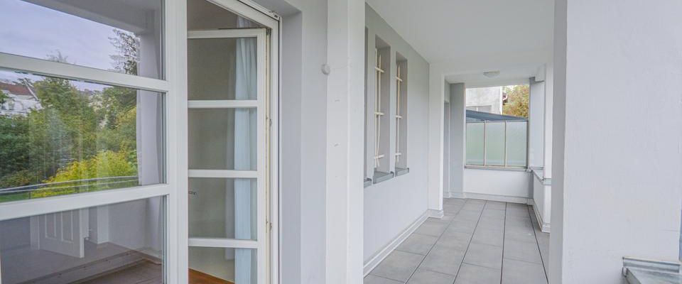 Traumhafte bezugsfreie 3-Zimmer-Altbauwohnung mit neuer Einbauküche und großzügigem Balkon in Bonn - Foto 1