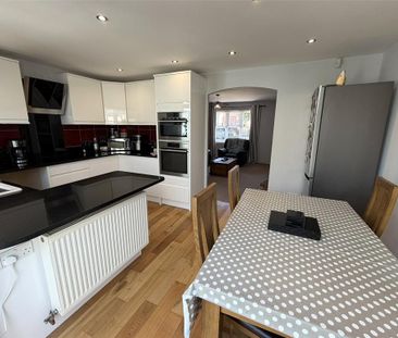 3 bedroom semi-detached house to rent - Photo 5
