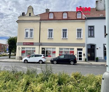 Pronájem bytu 2+kk 45 m², Komenského náměstí 865, Louny - Photo 2